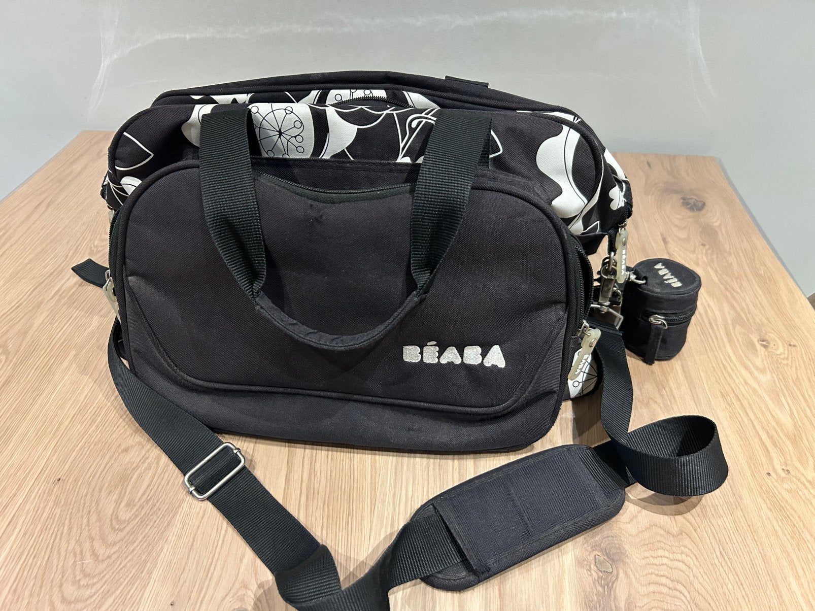 Béaba luiertas, Enfants & Bébés, Sac à langer bébé, Sac d'épaule, Noir, Enlèvement, Utilisé