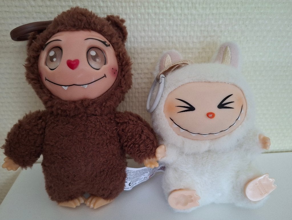 Pop Mart 'Labubu' The Monsters / Luv-a-boos Fluffy Monster, Ophalen of Verzenden, Zo goed als nieuw
