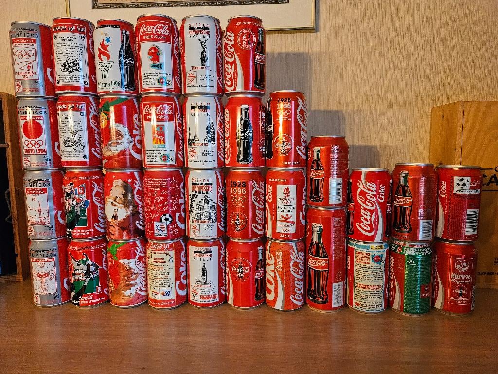 Collectie lege Coca-Cola blikjes jaren '90, Enlèvement