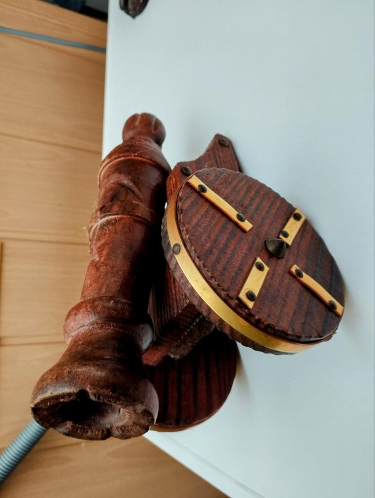 Een oorlogs kanon in hout kleur bruin, Verzamelen, Militaria | Algemeen, Ophalen