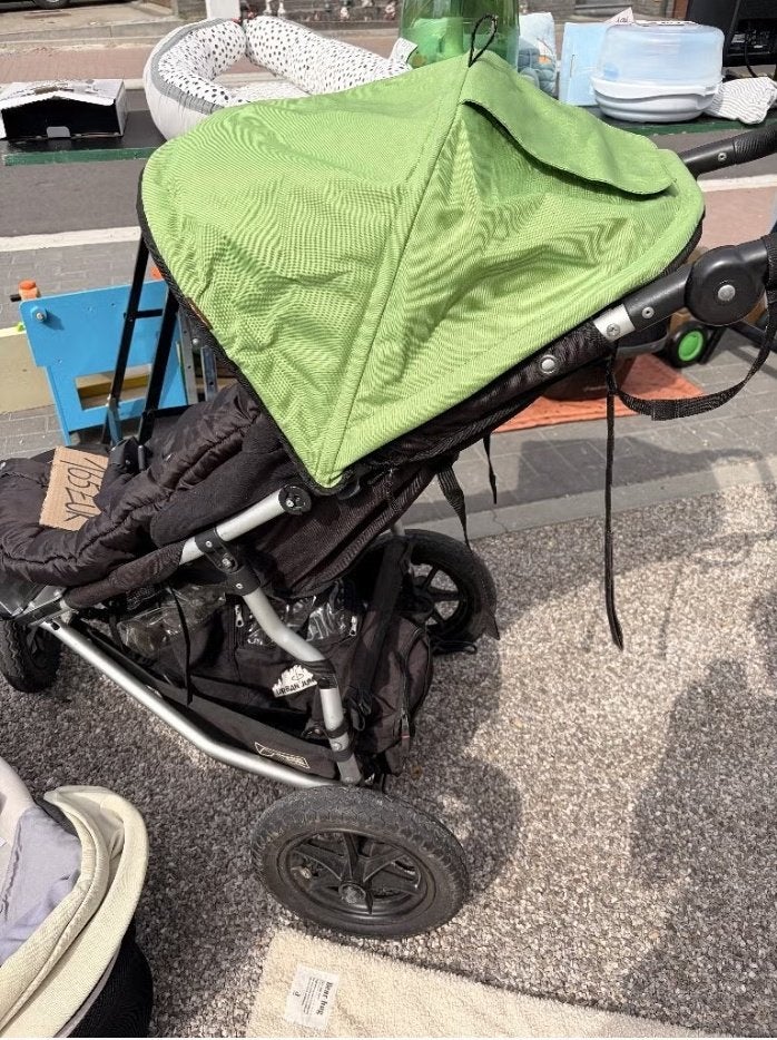 Mountain Buggy Urban Jungle - volledig met reiswieg, Kinderen en Baby's, Kinderwagens en Combinaties, Ophalen, Gebruikt, Kinderwagen