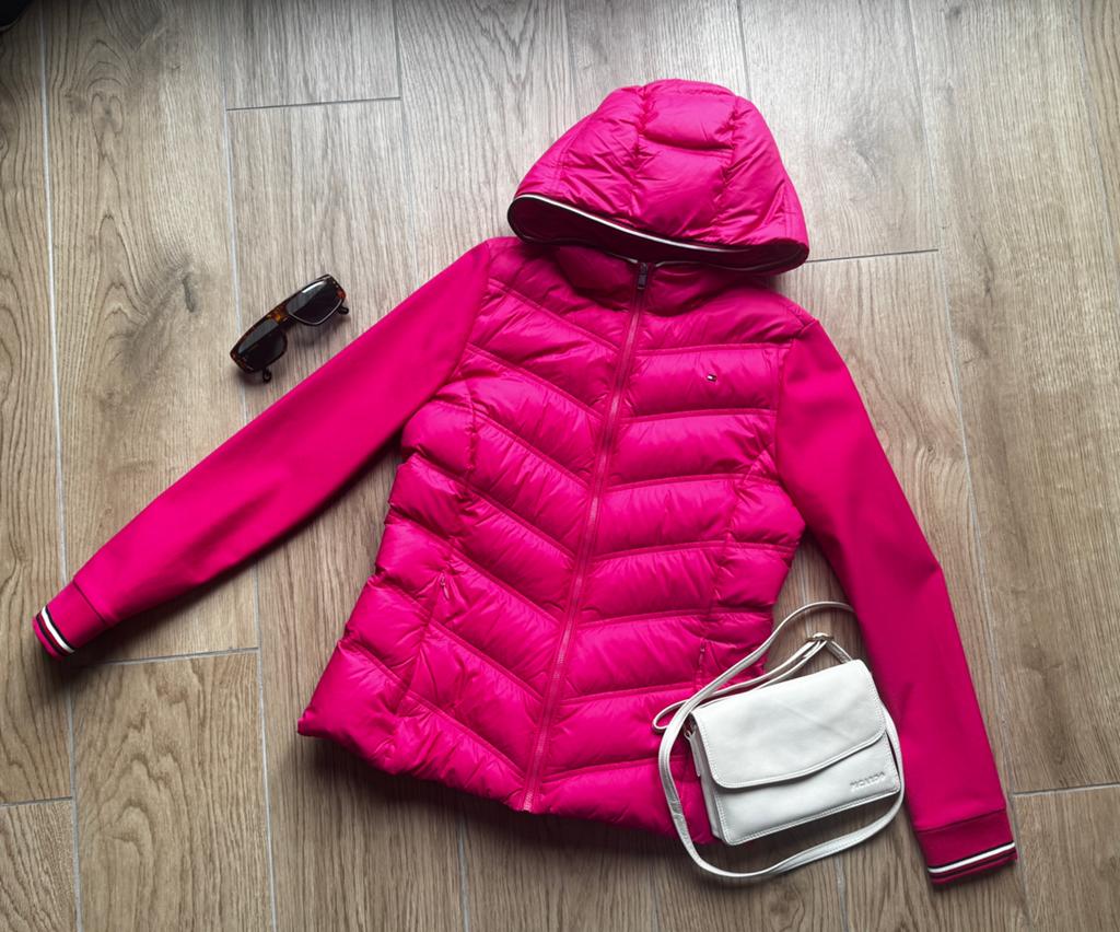 Tommy Hilfiger Pink Hooded Puffer Jacket Size 38 M, Kleding | Dames, Wintersportkleding, Ophalen of Verzenden, Zo goed als nieuw