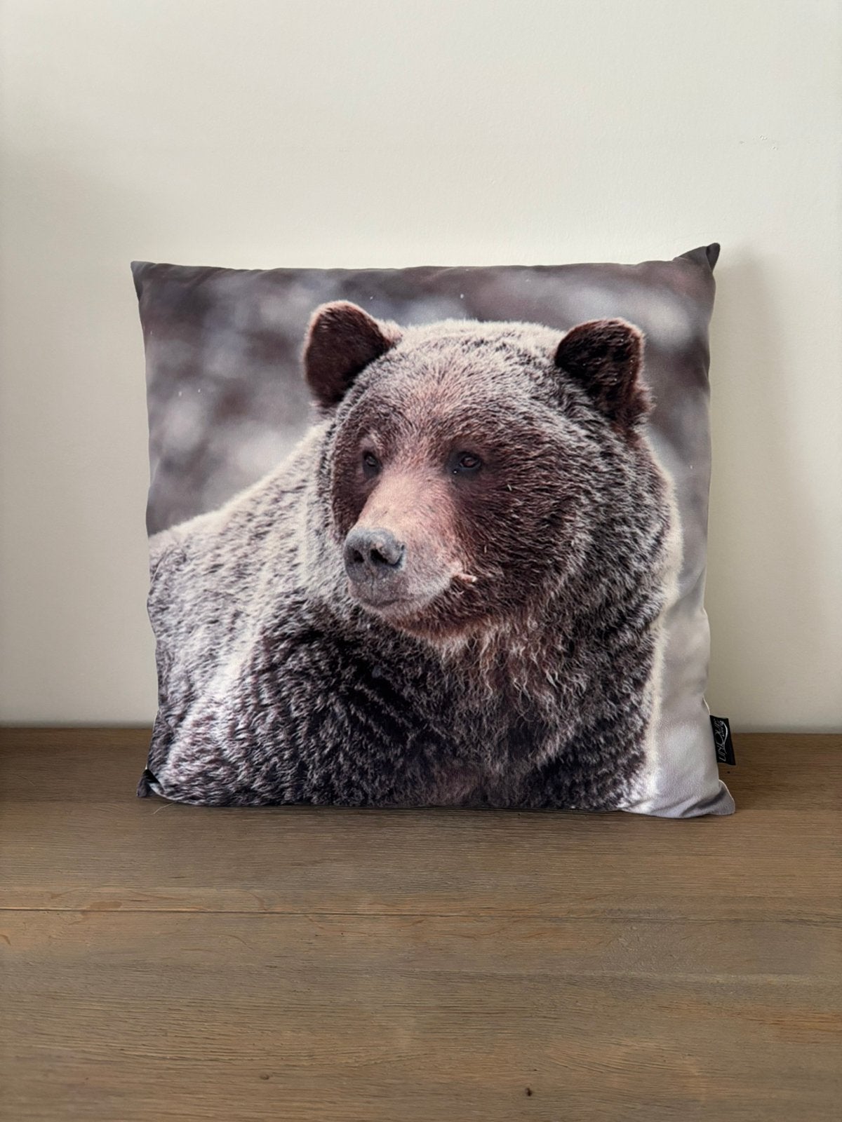 Coussin Unique Living avec ours 45 x 45 cm, Neuf, Coussin décoratif, Enlèvement ou Envoi, Carré