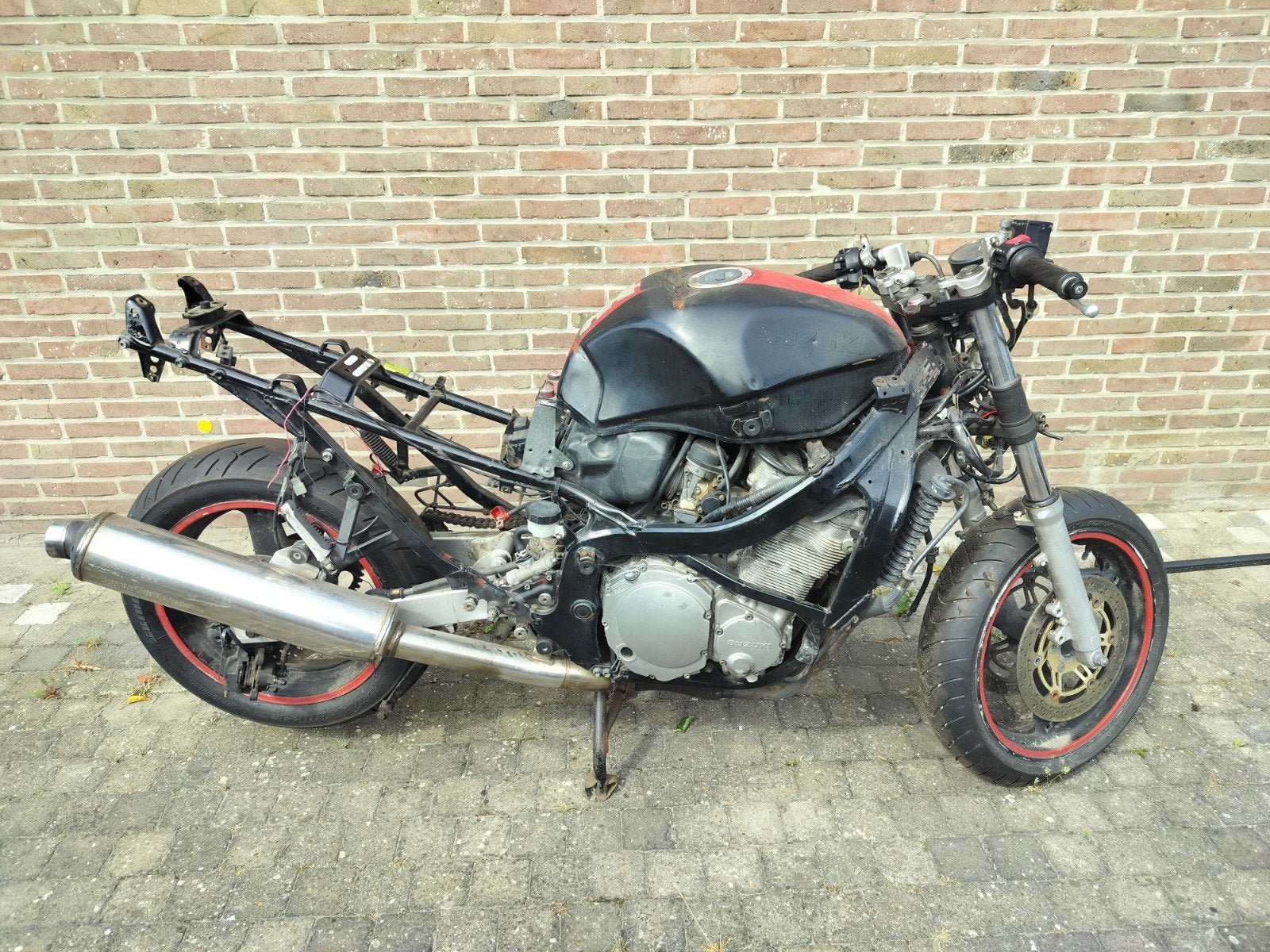 Suzuki gsxf 750 1999 opmaak of onderdelen, Motos, Motos | Suzuki, Particulier