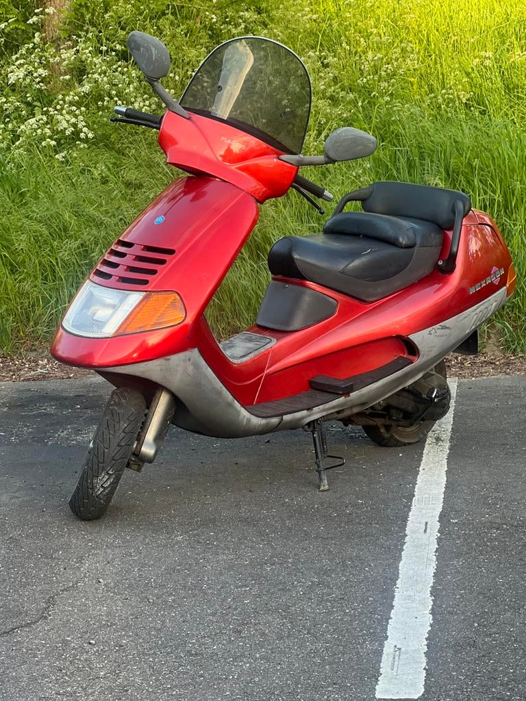 A vendre Piaggio Hexagon 150cc 2 temps., Enlèvement, Comme neuf