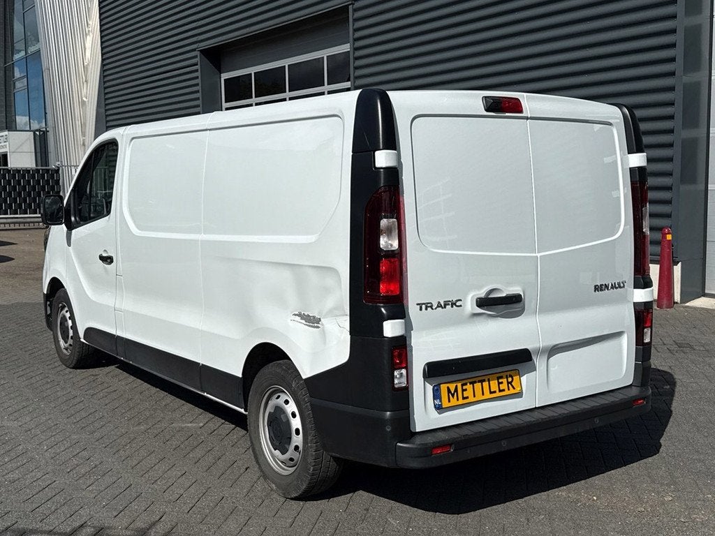 Renault TRAFIC 2.0 dCi 130 T30 L2H1, Navigatie, Camera, Crus, Auto's, Bestelwagens en Lichte vracht, Voorwielaandrijving, Gebruikt