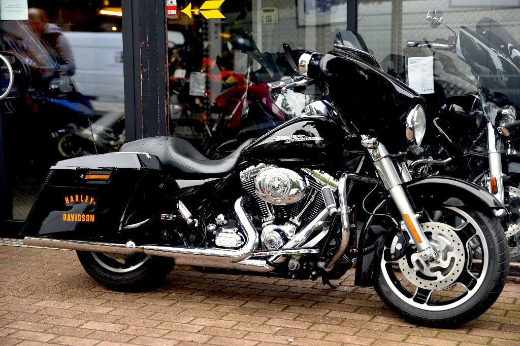 HARLEY DAVIDSON 103 STREET GLIDE ***MOTOVERTE.BE***, Poignées chauffantes, Entreprise, Occasion, Chopper