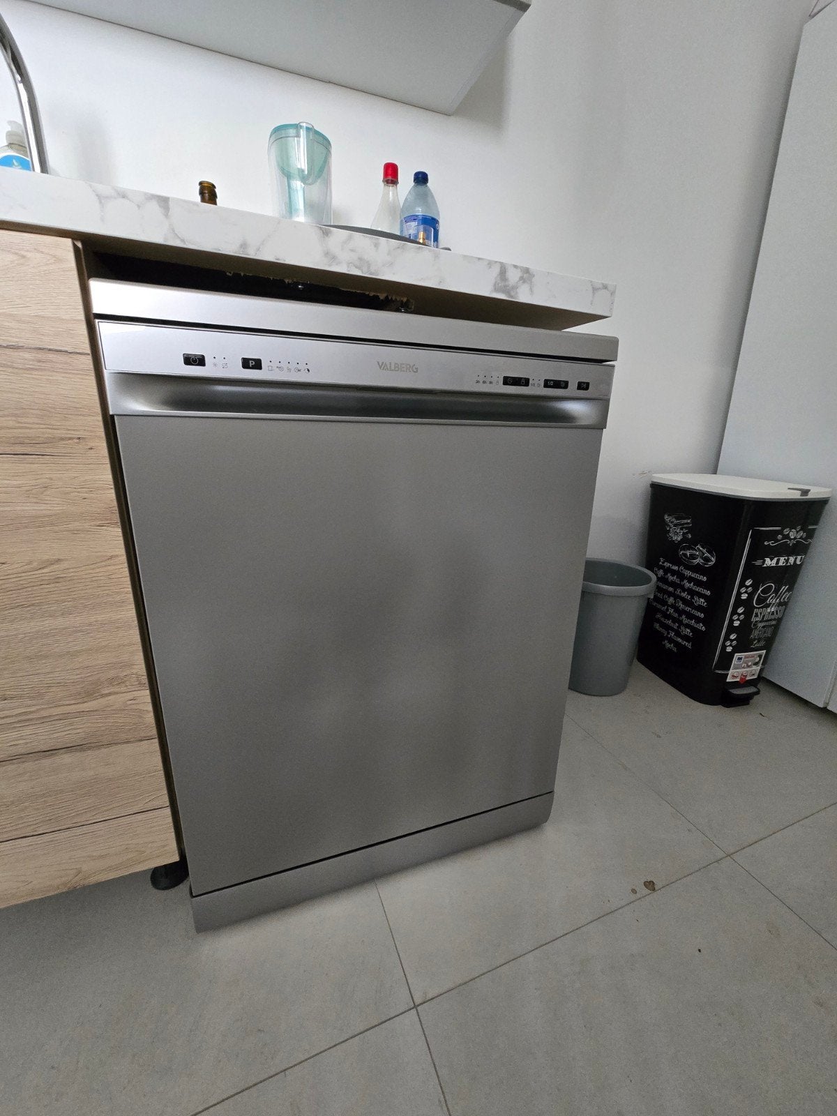 Lave vaisselle gris, Ophalen