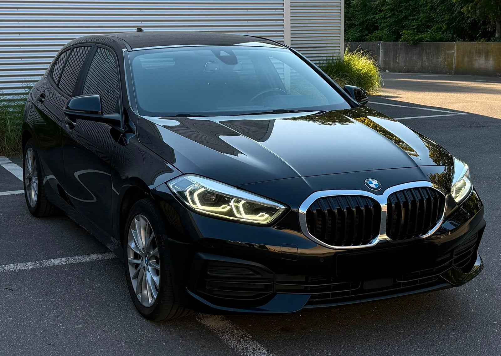 Bmw 118i 1.5 benzine automaat /2022, Auto's, BMW, 1 Reeks, Zwart, Bedrijf, 5 zetels