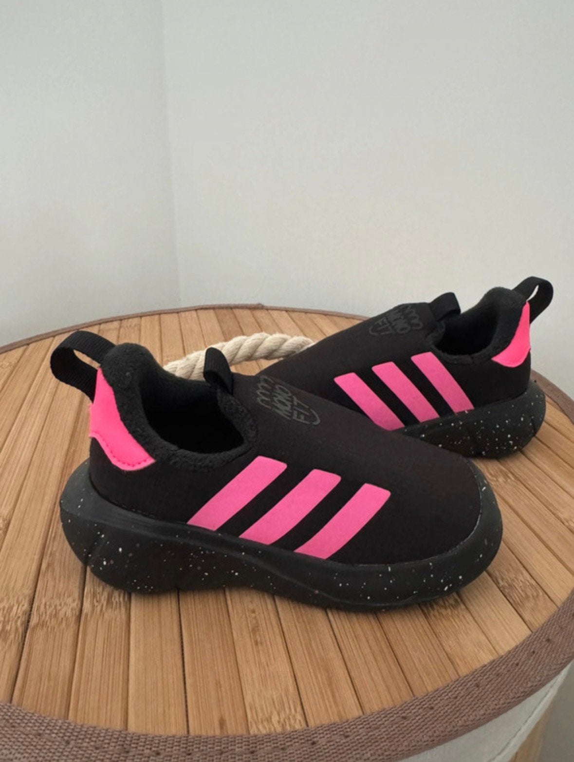 Adidas basketbalschoenen voor meisjes, Kinderen en Baby's, Ophalen, Meisje, Schoenen, Zo goed als nieuw