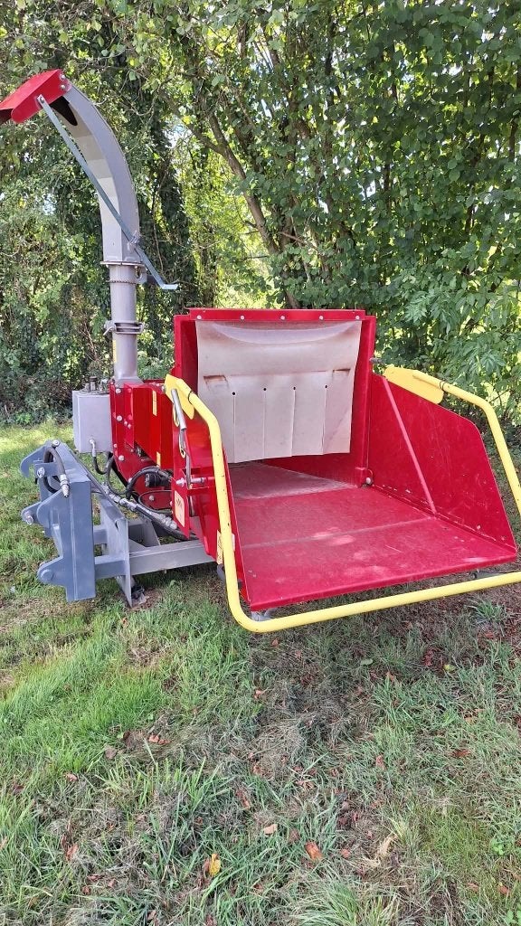 Broyeur de branches hydraulique pour chargeur articulé, Enlèvement, Utilisé