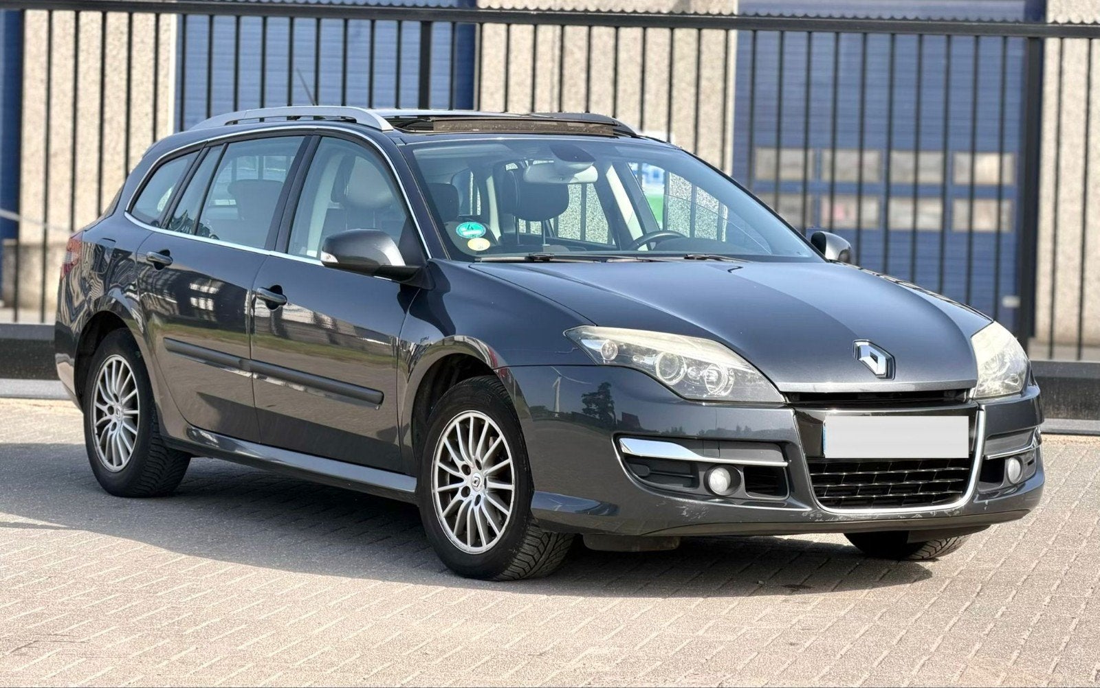 Renault Laguna 1.5 dCi EURO 5 — 2012 — Option complète, Achat, Entreprise, Boîte manuelle, Noir