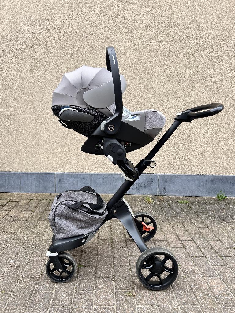 Cybex Draagbare Autostoel Cloud T, Autogordel of Isofix, Zo goed als nieuw, Ophalen, 0 t/m 10 kg