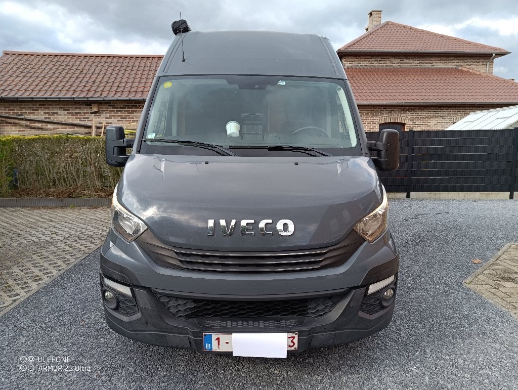 Iveco Daily 35S18, Automaat, 4 deurs, Achterwielaandrijving, 4 cilinders