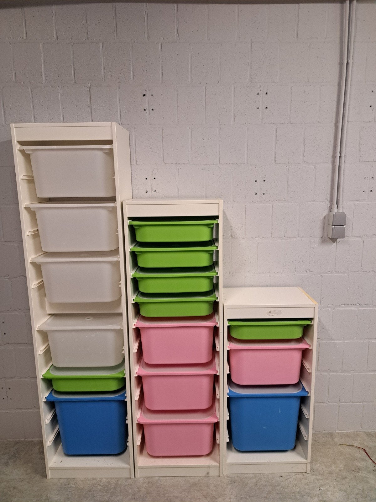 3 kasten met boxen en deksels in goede staat, Ophalen