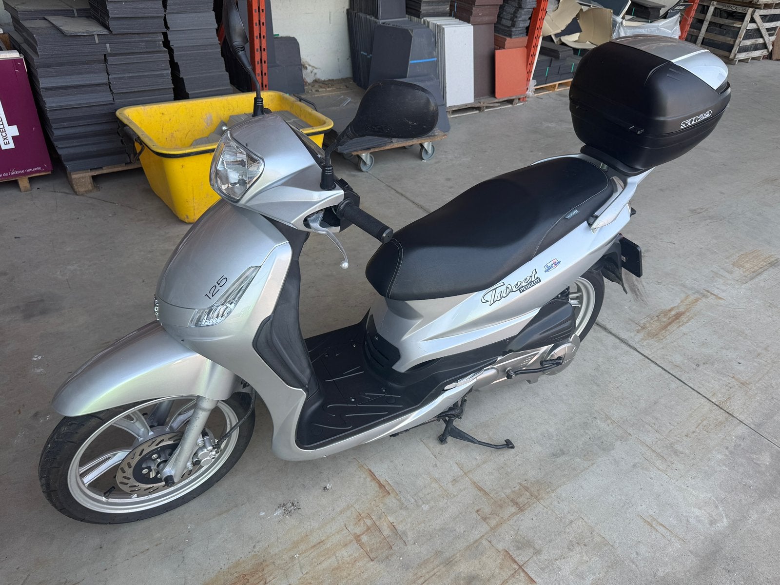 Peugeot tweet 125, Ophalen, Zo goed als nieuw, Benzine, Peugeot