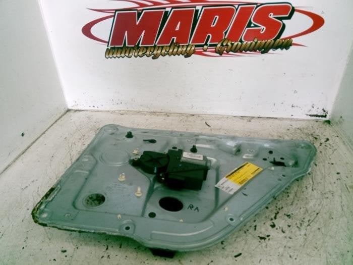Mécanique vitre 4portes arrière droite d'un Skoda Fabia, -, -, 3 mois de garantie, Utilisé