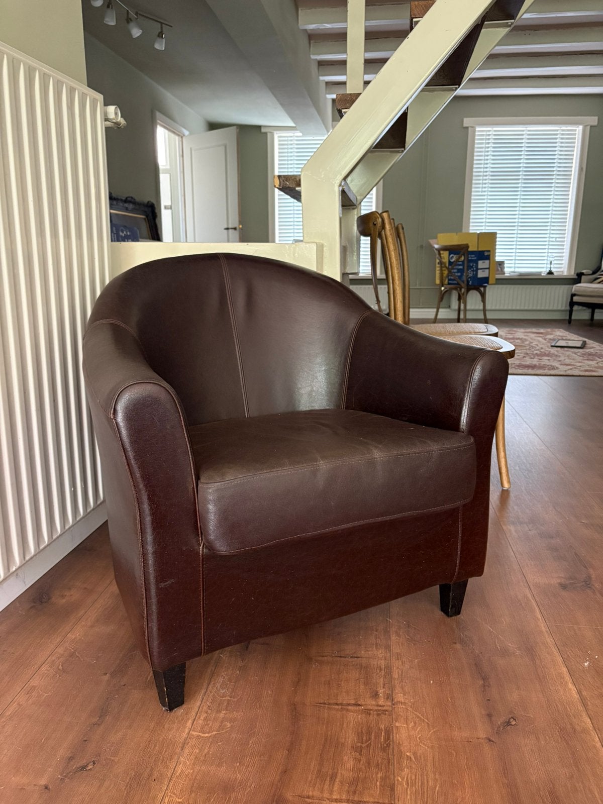 Fauteuil confortable en cuir marron, Maison & Meubles, Fauteuils, Comme neuf, Cuir, Enlèvement
