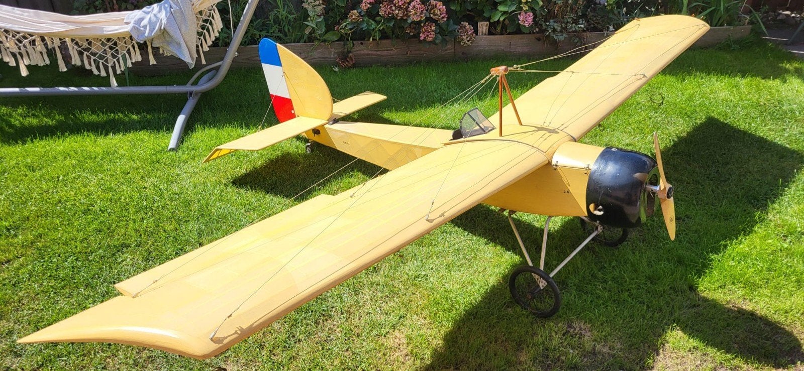 Vicompte 1915, Enlèvement, Essence