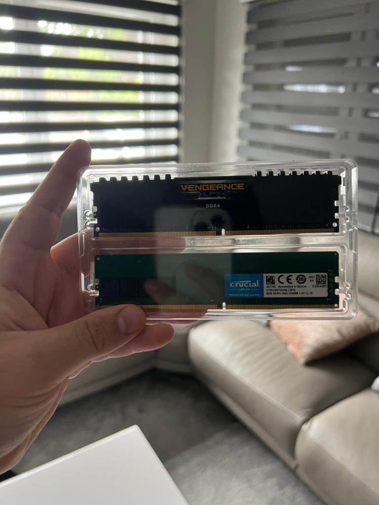 kit ram corsair crucial 2x8 2666 en super etat, Informatique & Logiciels, Mémoire RAM, Enlèvement, Desktop, 16 GB, DDR4