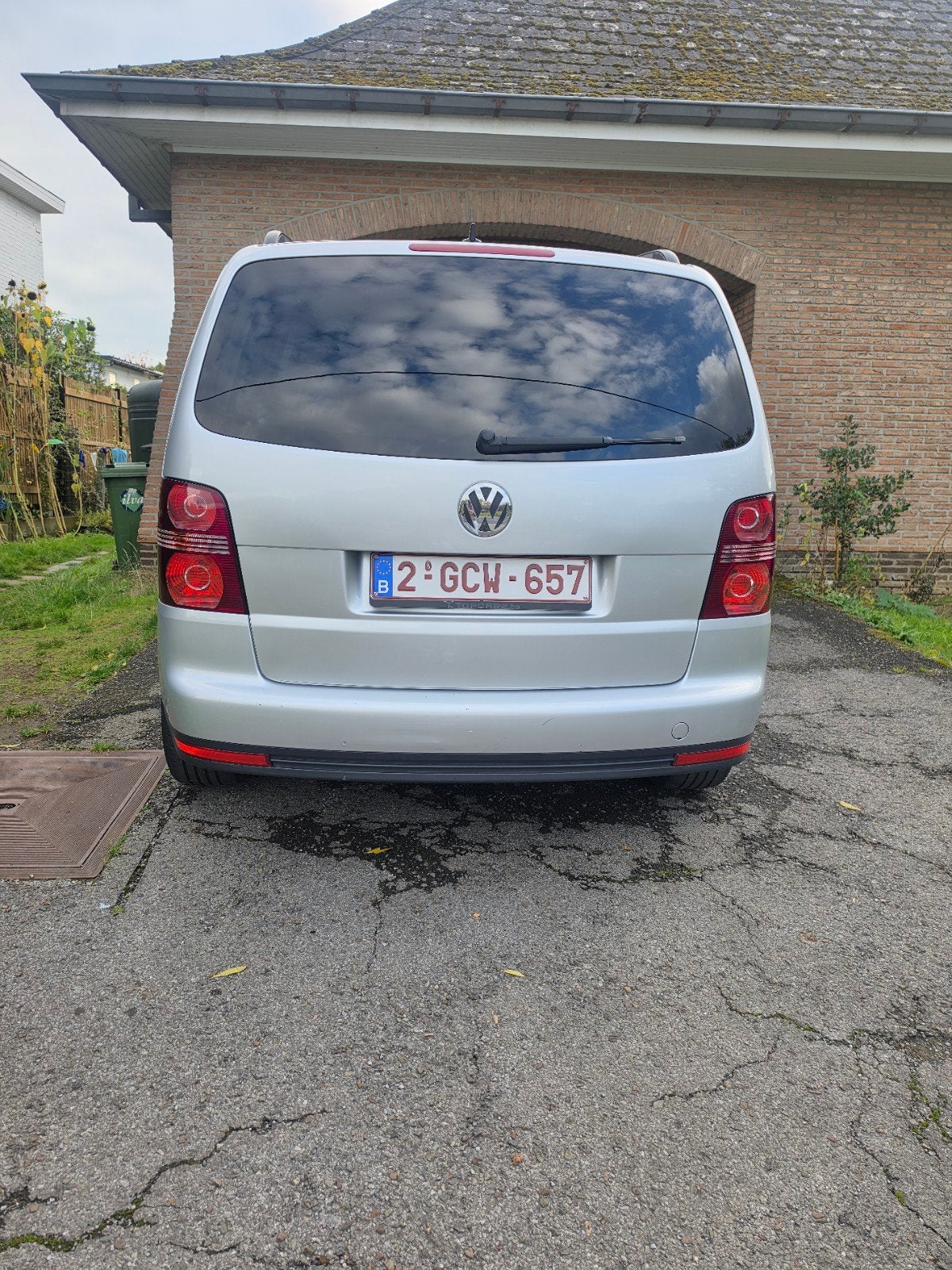 Volkswagen Touran 1.6 Benzine | 2009 | 148.000 km | 7 Zitpla, Voorwielaandrijving, 75 kW, Zwart, 4 cilinders