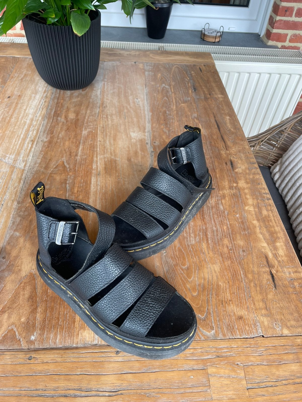 Dr. Martens sandalen maat 40, Ophalen of Verzenden