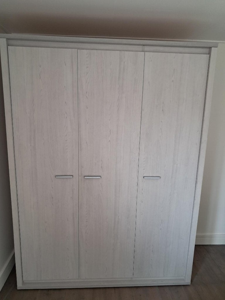 Mooie kleerkast in zeer goede staat!, Huis en Inrichting, Ophalen, Met deur(en), 200 cm of meer, 150 tot 200 cm