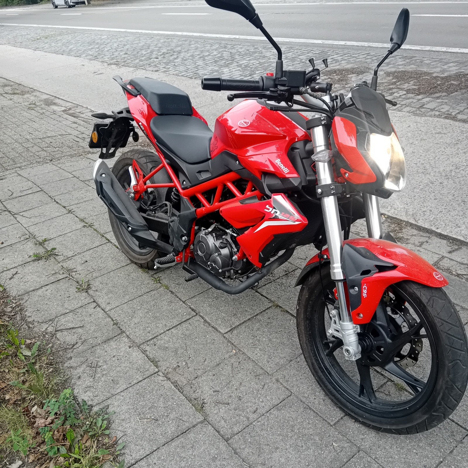 benelli bn 125, Motos, 125 cm³, Particulier