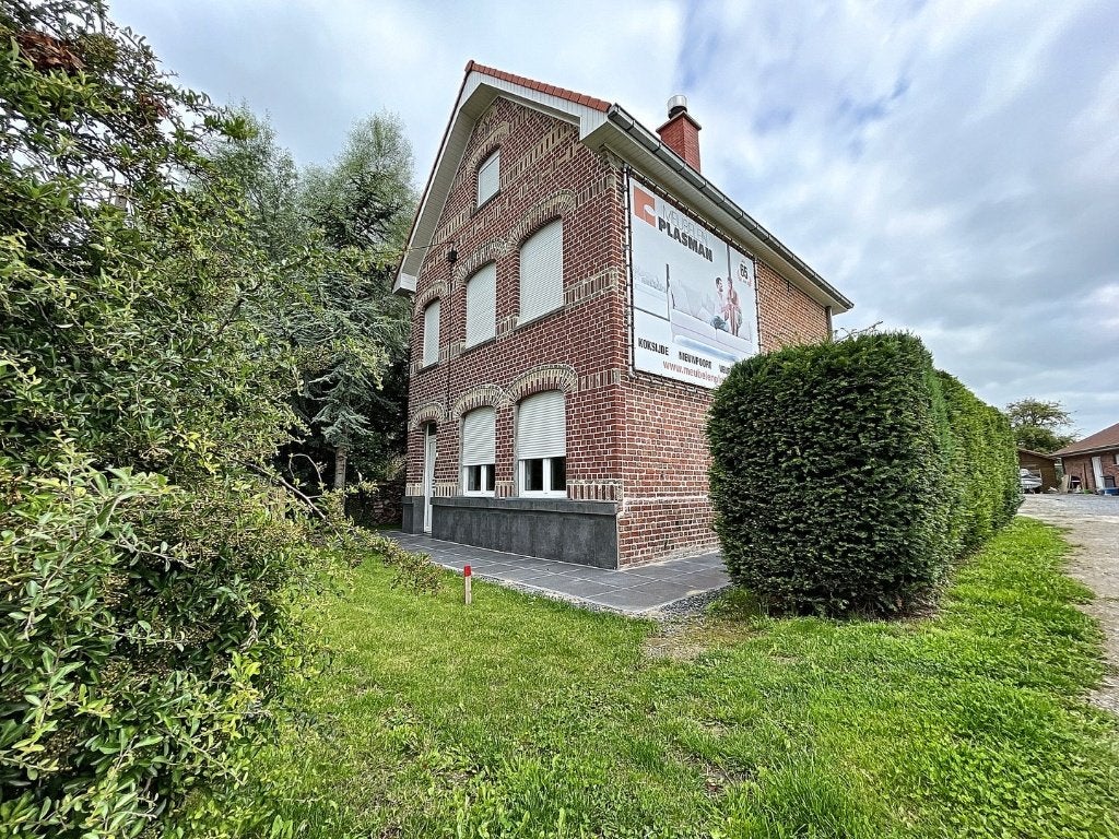 Gerenoveerde en ruime gezinswoning met 5 slaapkamers, Immo, 500 tot 1000 m², 5 kamers, 241 m², Vrijstaande woning