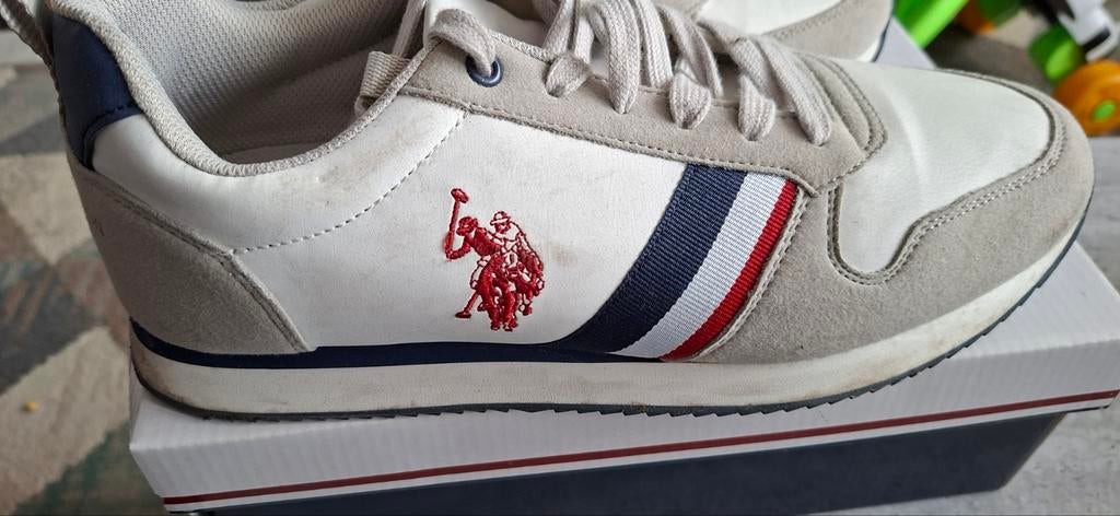 essieux de polo américains, Enlèvement