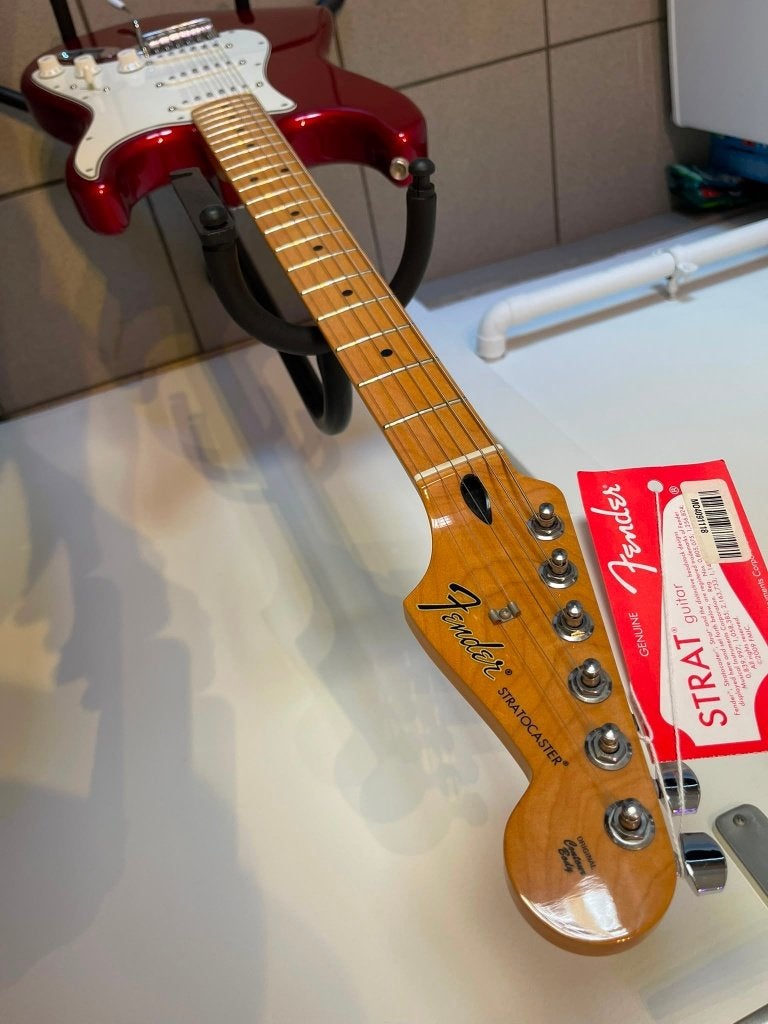 Super belle Fender Stratocaster - comme NEUVE, Musique & Instruments, Enlèvement, Comme neuf, Solid body, Fender