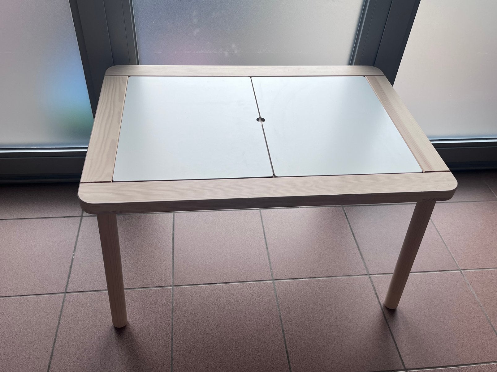 IKEA kinder tafel, Tuin en Terras, Ophalen, Zo goed als nieuw