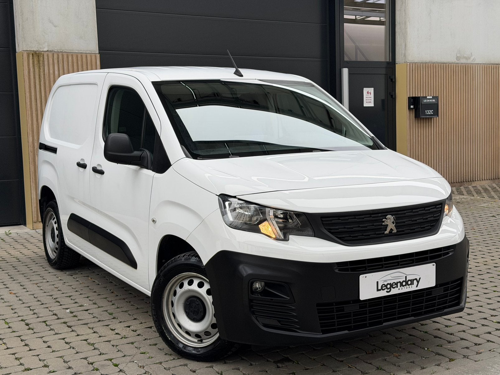 Peugeot Partner 1.2 PureTech L1 Light Premium S/S(EU6.3), Autos, Achat, Euro 6, Entreprise, Boîte manuelle