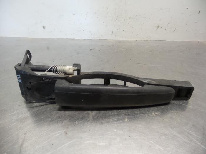 Poignée portière 2portes droite d'un Peugeot 307, -, Utilisé, -, Peugeot
