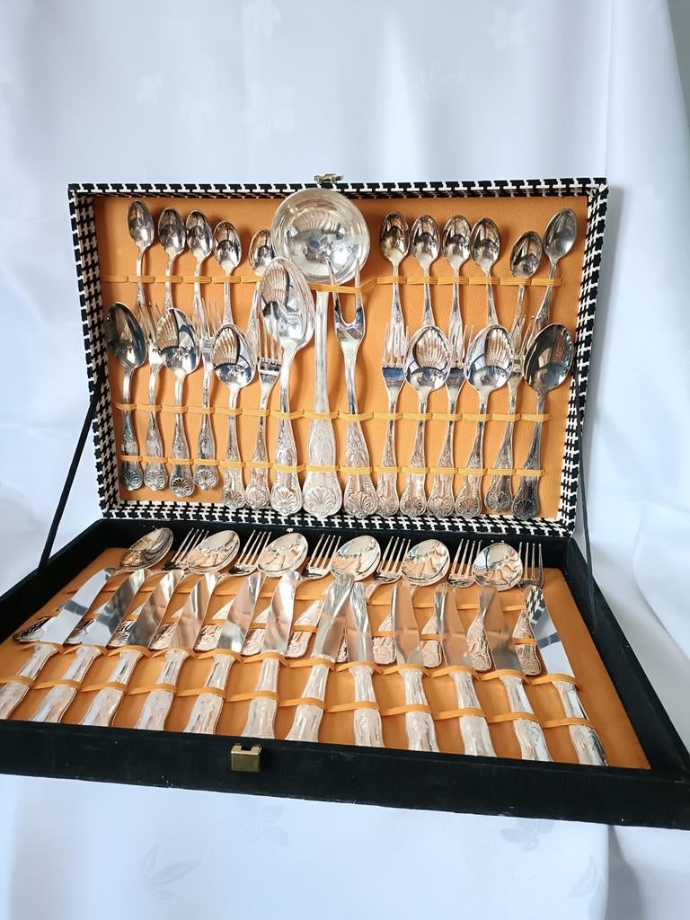 Couverts Ménagère italienne métal argenté 12 personnes, Enlèvement