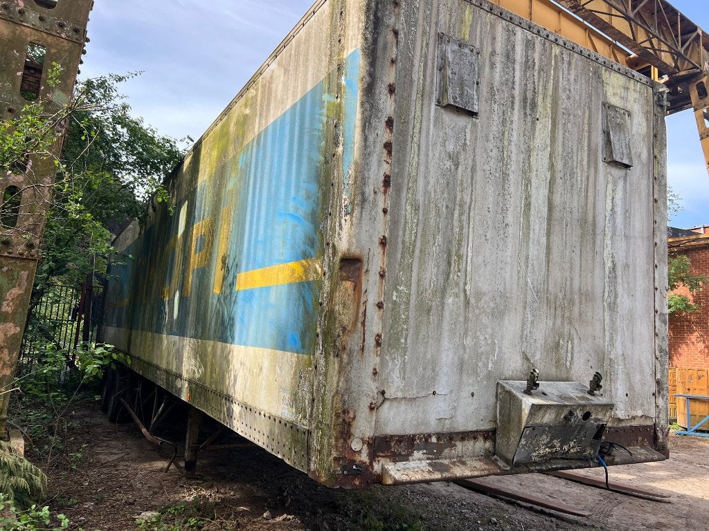 Semi remorque caisse 250€, Enlèvement, Autres marques