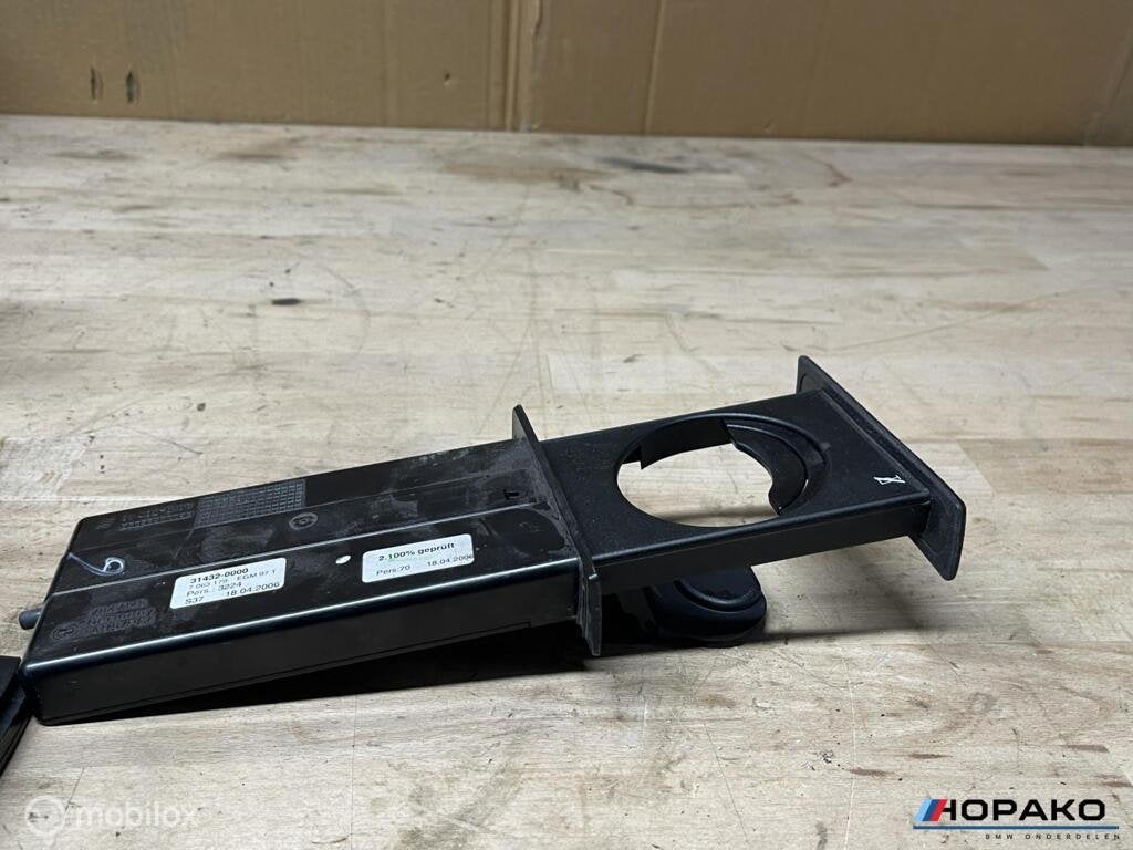 Bekerhouder rechts BMW 5 serie E60 E61 | OEM | 314300100, Enlèvement ou Envoi, Einsteinlaan 5 rijswijk, Bmw, Utilisé