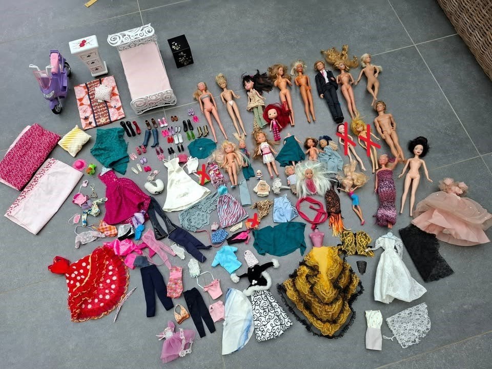 Gros lot de Barbies et accessoires, Enfants & Bébés, Jouets | Poupées, Enlèvement ou Envoi, Utilisé, Barbie