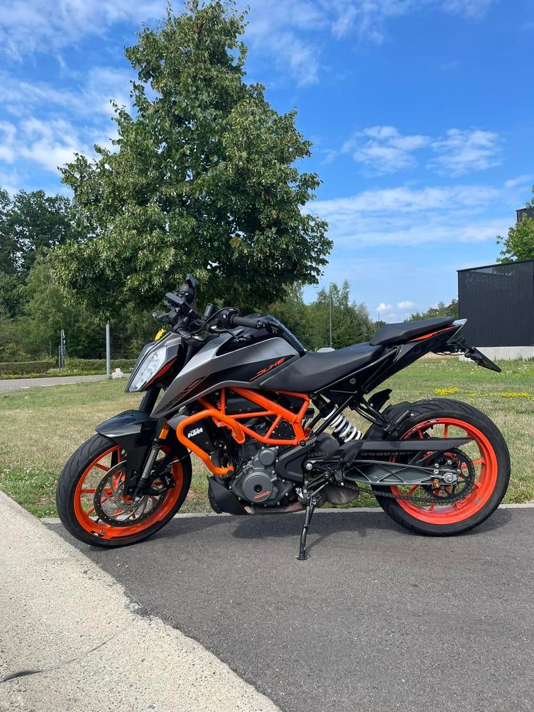 Duke 390 grijs 2022 (A2 rijbewijs), Motoren, 390 cc, Gebruikt, Particulier, Minimaal motorrijbewijs A2