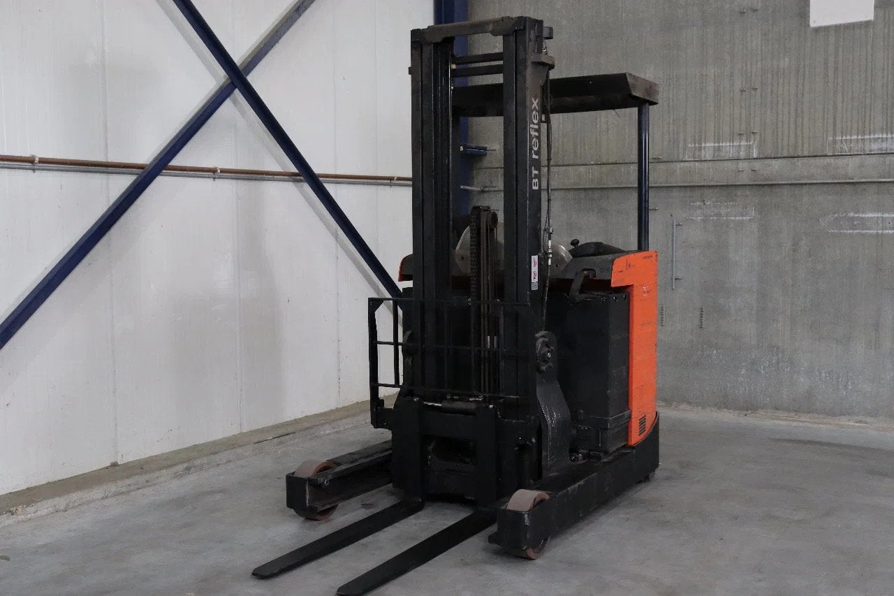 BT RRE160B 1,6 ton elektrische reachtruck, Articles professionnels, Machines & Construction | Chariots élévateurs & Transport interne