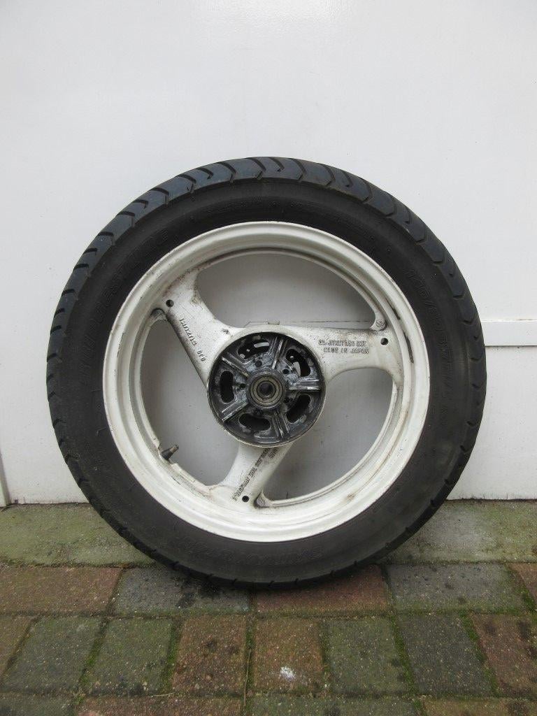 Suzuki GSX600 achterwiel achter wiel wit GSX 600 velg 600F, Motoren, Onderdelen | Suzuki, Ophalen of Verzenden, Gebruikt
