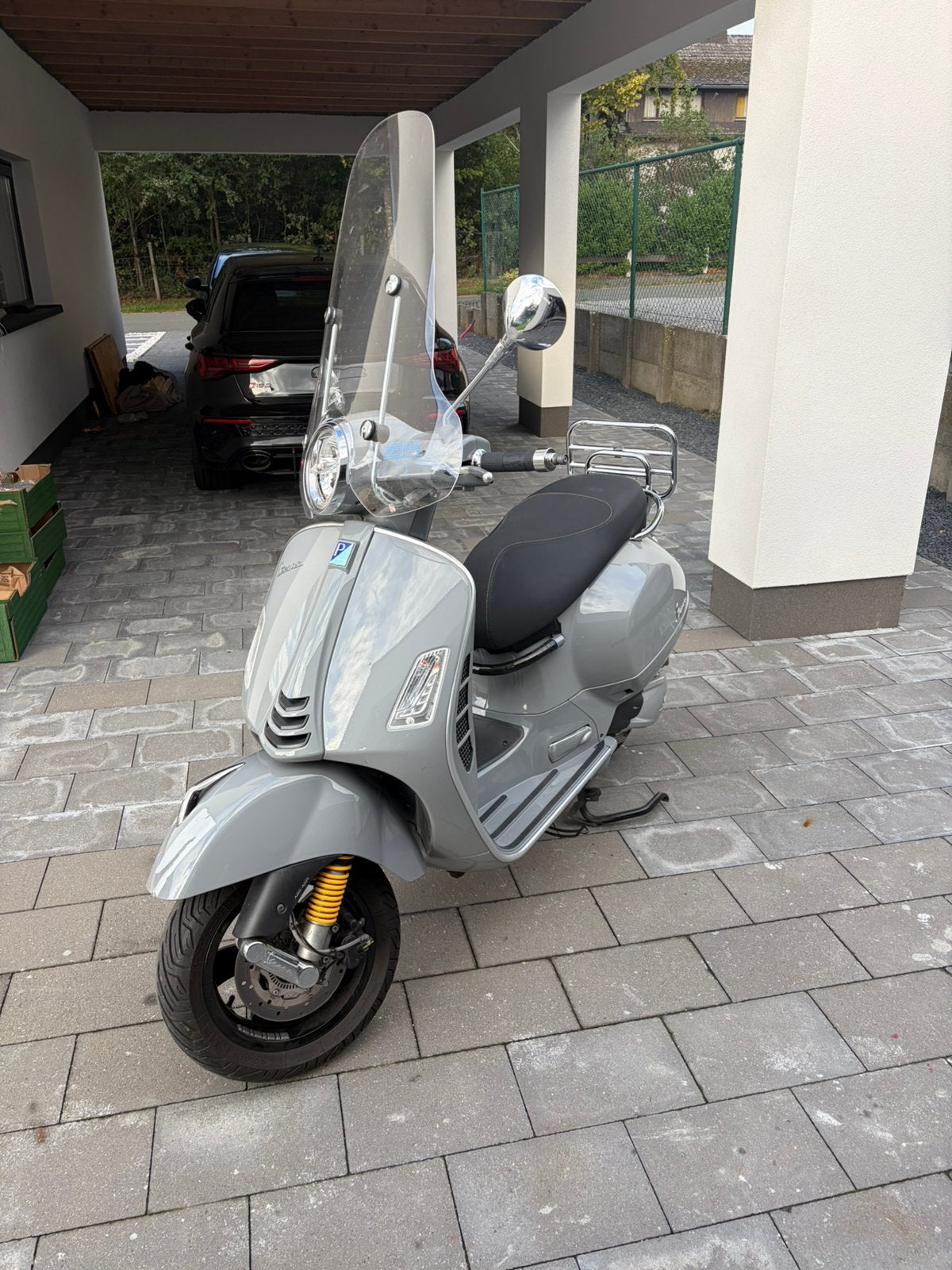 Une supertechnologie Vespa GTS 300 ! Dégâts très mineurs, Comme neuf, Enlèvement, Vespa