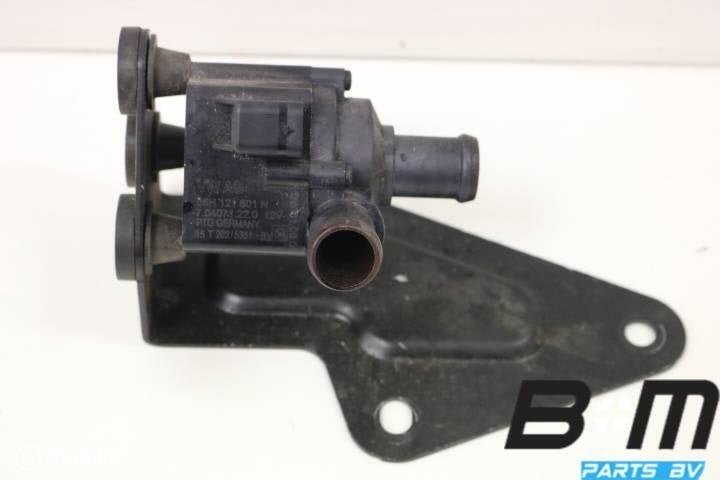 Extra waterpomp Audi A4 8W Sedan, Gebruikt
