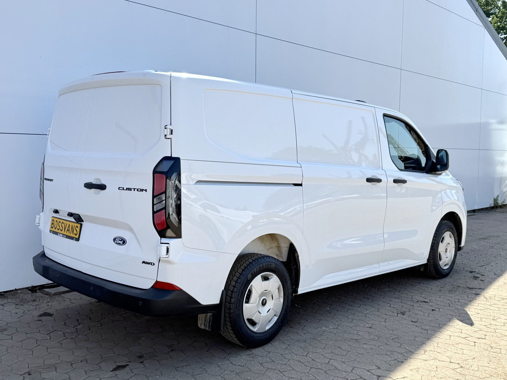 Ford Transit Custom 2.0 TDCI 140PK AWD Automaat L1H1 4x4 LED, Auto's, Bestelwagens en Lichte vracht, Automaat, Stof, Gebruikt