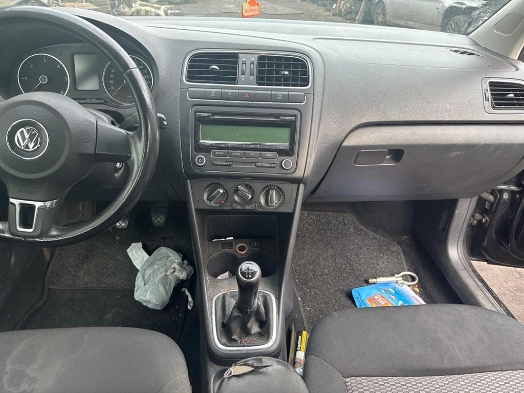RADIO Volkswagen Polo V (6R) (01-2009/10-2017), Utilisé, Volkswagen