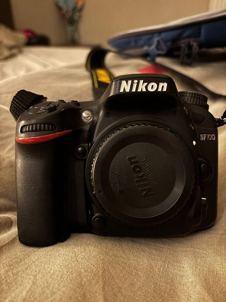 Nikon D7100, Enlèvement