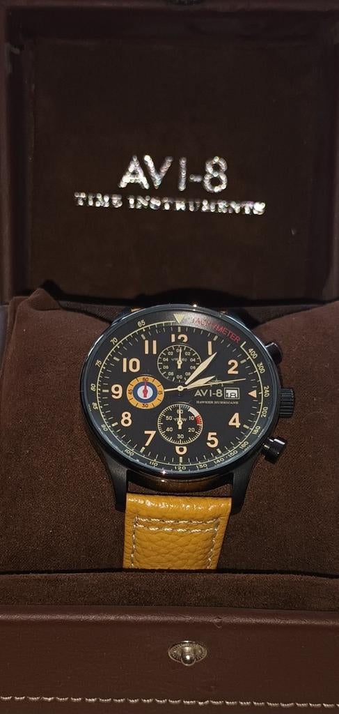 Nieuw ongedragen AVI-8 horloge., Enlèvement