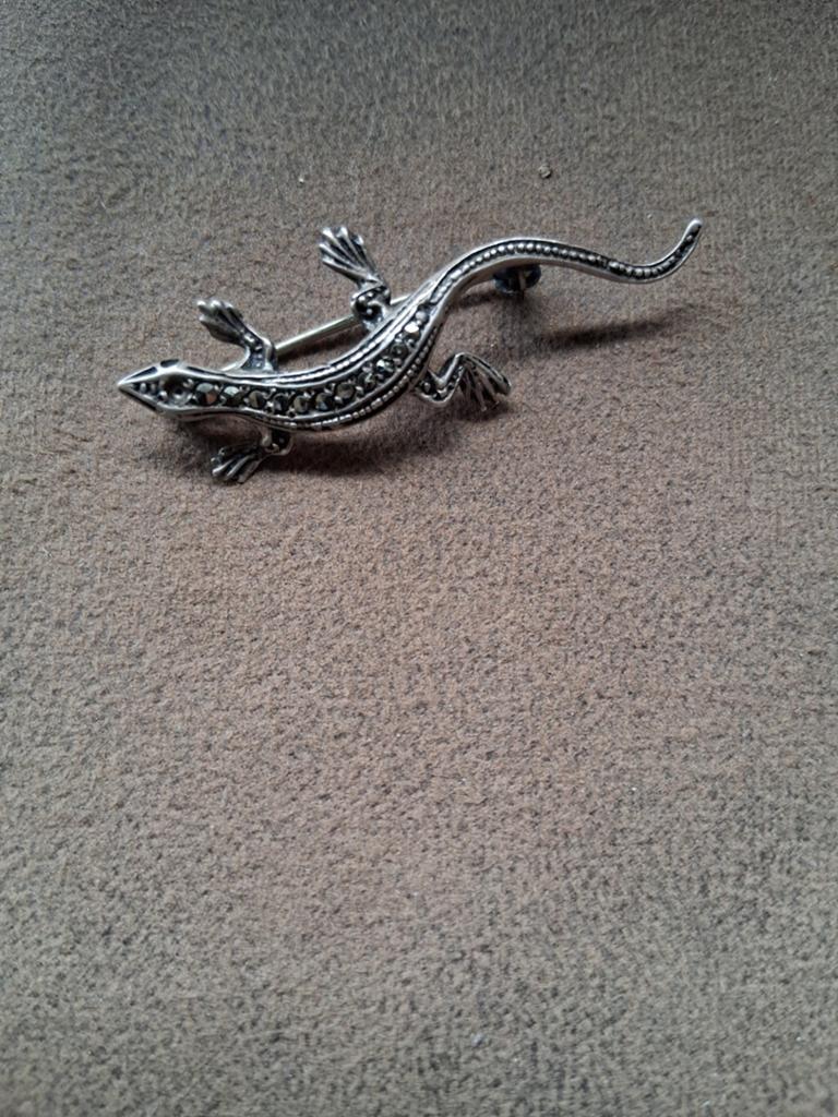 Zilveren broche salamader, Handtassen en Accessoires, Broches, Ophalen of Verzenden