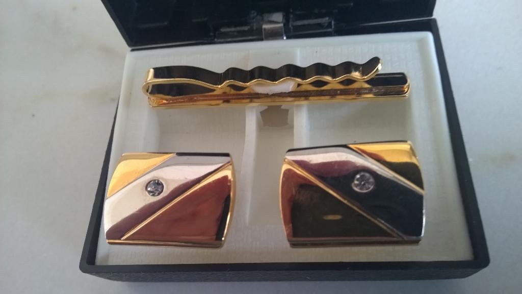 Vintage  : manchet knopen+ dasspeld ( met steentje ), Enlèvement ou Envoi, Comme neuf, Autres matériaux, Doré