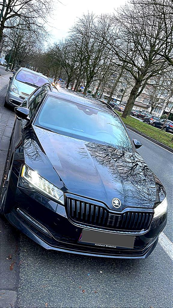Je vend tres tres belle skoda superbe sport, Autos, Skoda, Achat, Noir, 5 portes, Automatique